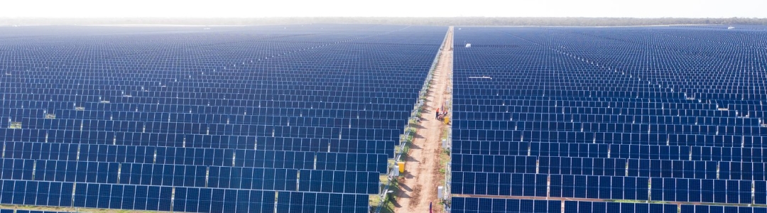 biggest solar farm in australia
